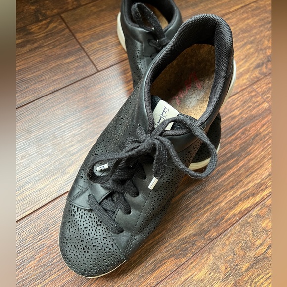 Ellen DeGenerous black leather sneakers loafers 7M - Picture 4 of 10